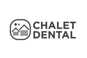 Una de las mejores clínicas en implantes dentales es Chalet Dental CDMX, logo