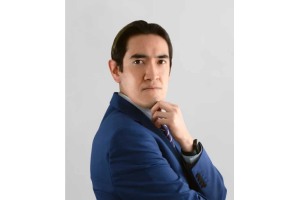 doctores de injerto de cabello - Dr. Rafael Estrada Avilés